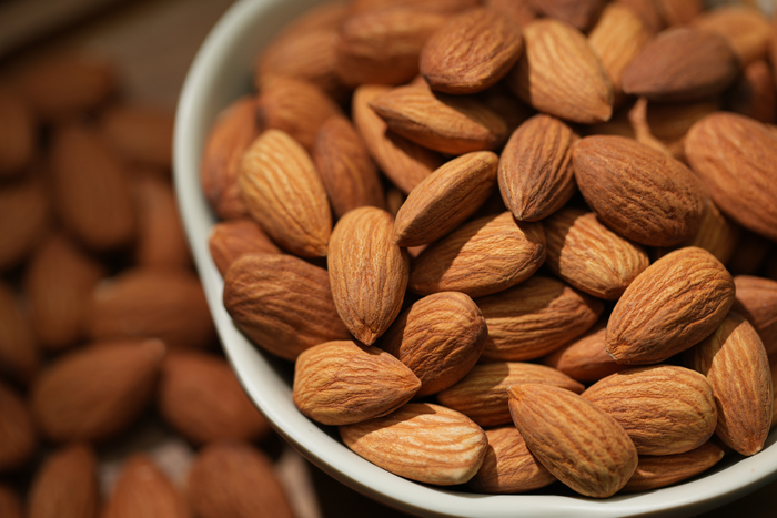 巴旦木(mù)和(hé)杏仁的(de)區(qū)别在哪？