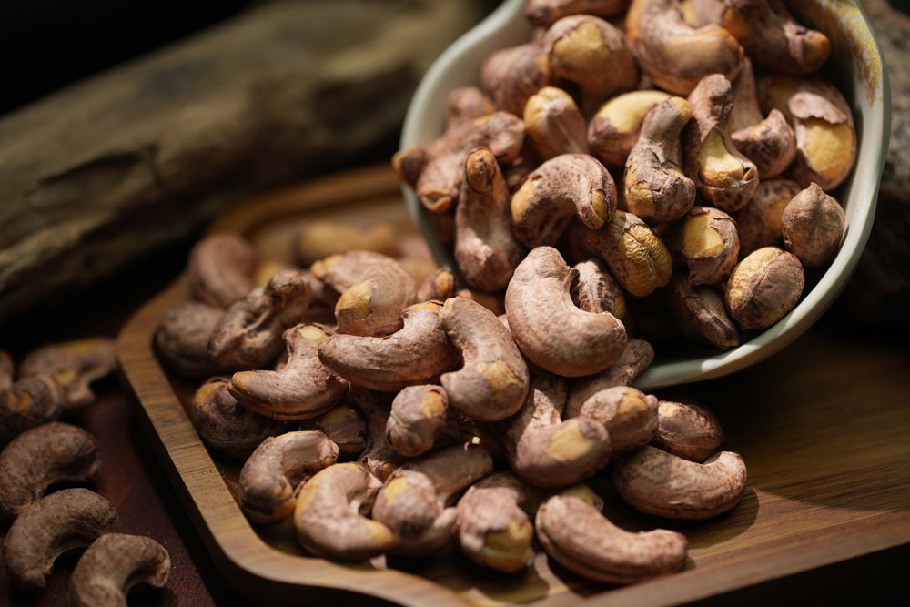 腰果的(de)皮怎麽去(qù)?