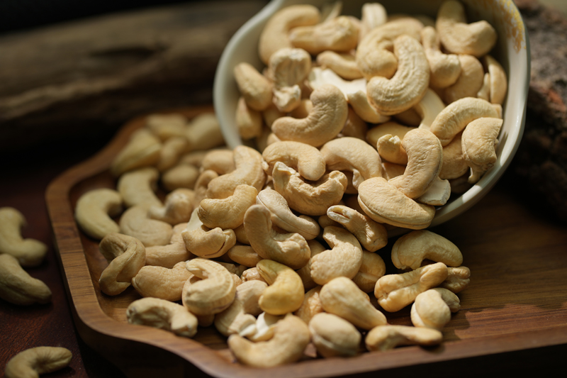 腰果放(fàng)久變軟了(le)怎麽辦?